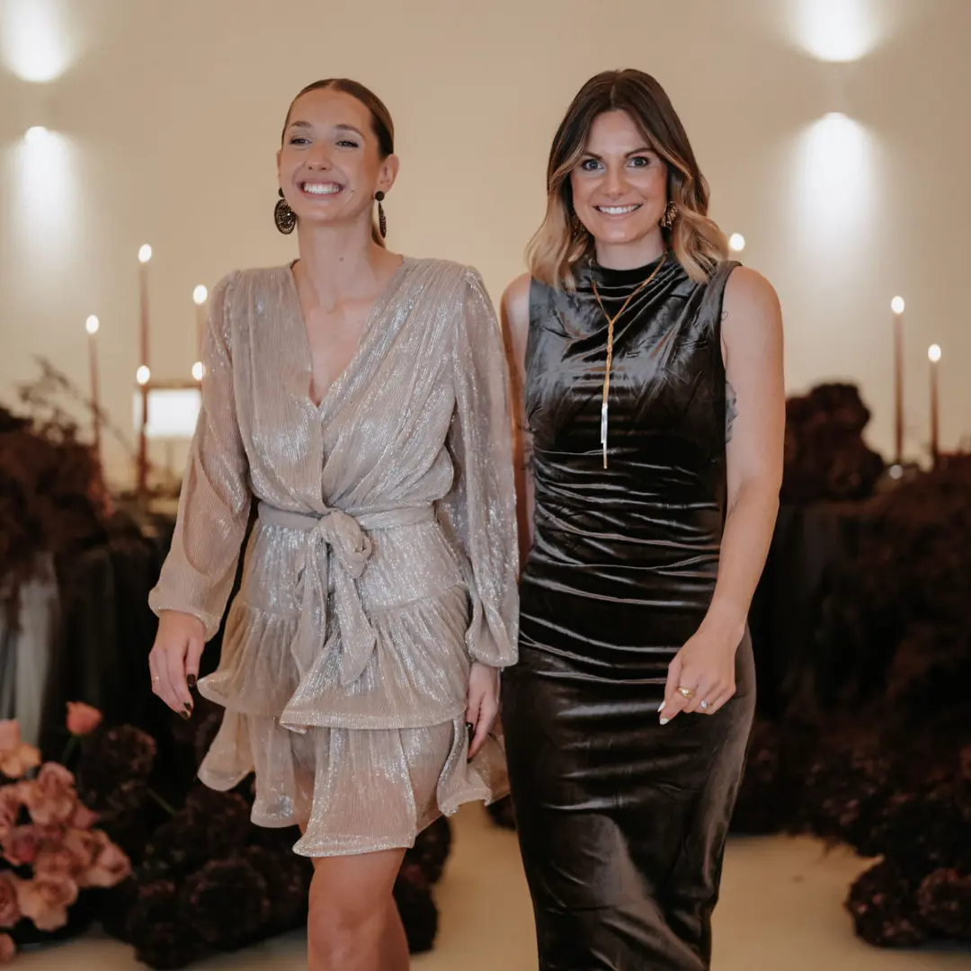 Marie Alsleben und Alena Scheffler, Gründerinnen des Wed Business Systems, stehen gemeinsam für strategische Weiterbildung und professionellen Businessaufbau in der Hochzeitsbranche